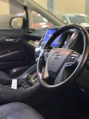 TOYOTA ALPHARD EXECUTIVE HYBRID E FOUR 2019MODEL image 5