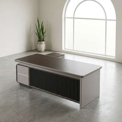 Office Desks : 1800mm Executive Office Desk image 2