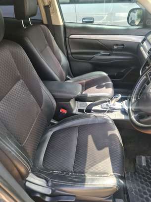 MITSUBISH OUTLANDER PHEV 2014MODEL image 3