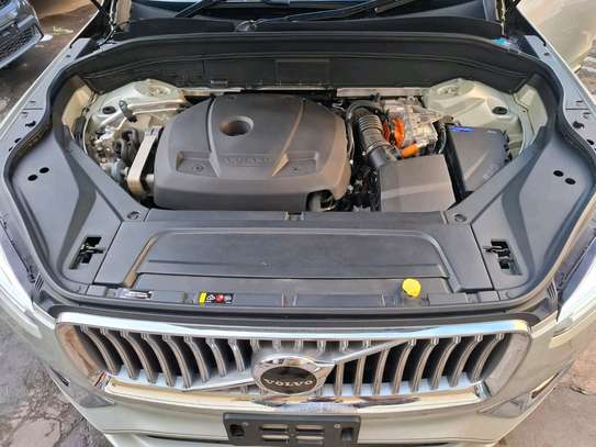 VOLVO XC90 T8 2019MODEL SUNROOF PETROL image 8
