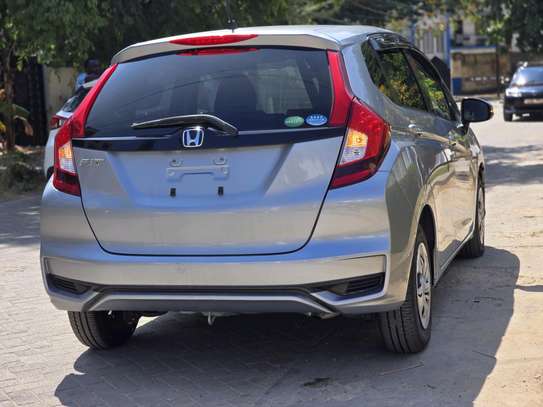 Honda Fit silver 2018 2wd image 12