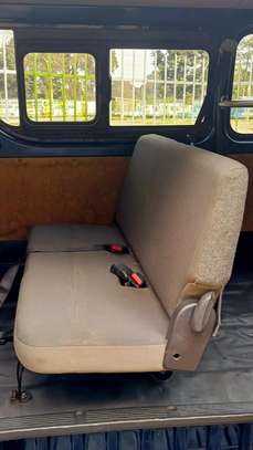 TOYOTA HIACE
Engine capacity 1990CC
Year 2019/03
Color Blue image 4