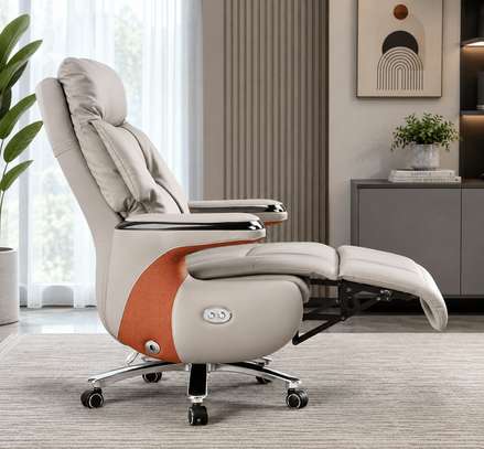 Executive Office Chair With Footrest image 5
