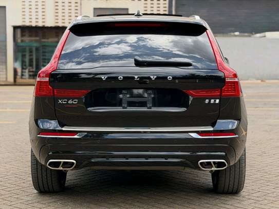2019 Volvo XC60 T6 R-Design image 10