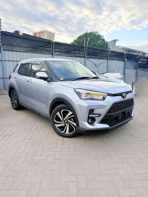 Toyota Raize silver image 7