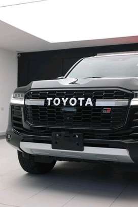 Land cruiser LC300 GR SPORTS image 5