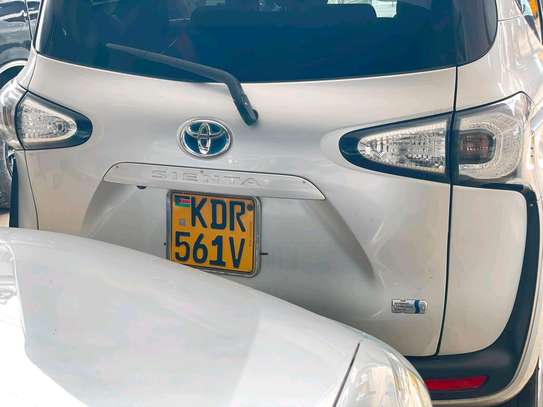 TOYOTA SIENTA HYBRID 7 SEATER 2017MODEL image 10