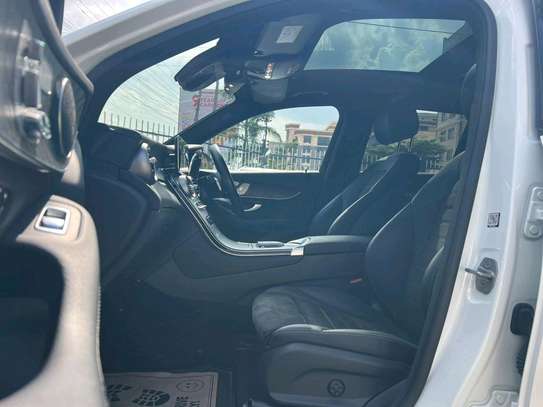 Mercedes Benz GLC 300 image 9