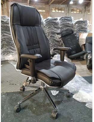 Executive  Office Leather  Chair image 4