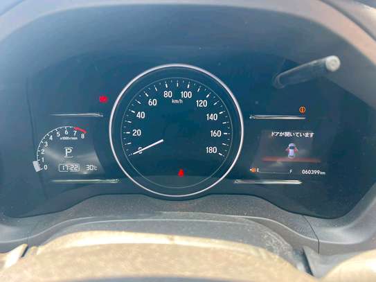 Honda vezel non hybrid image 13