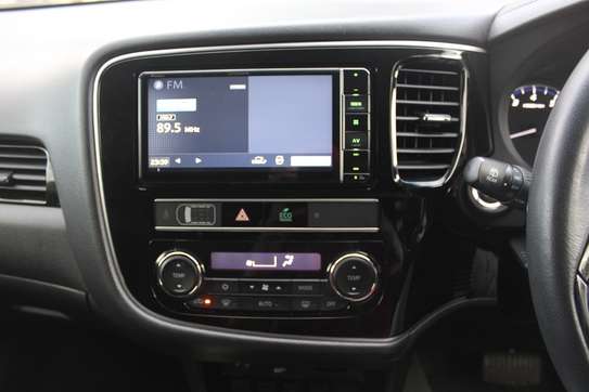 Mitsubishi Outlander 2.4l 4WD 7 Seater 2019, 109,000 Kms image 8