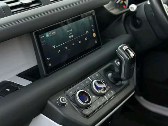 Land Rover Defender 110 Series 2020 image 5