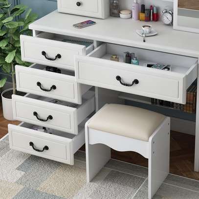 DRESSING TABLE: White Dressing Table With Mirror image 4