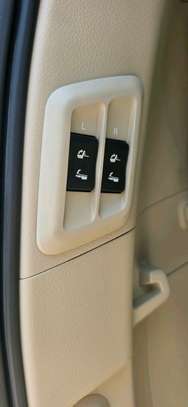 Toyota land Cruiser Prado TZ-G White 2019 image 8