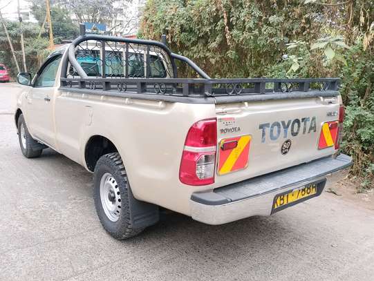 TOYOTA HILUX SINGLE CAB MANUAL LOCALLY ASSEMBLED image 5