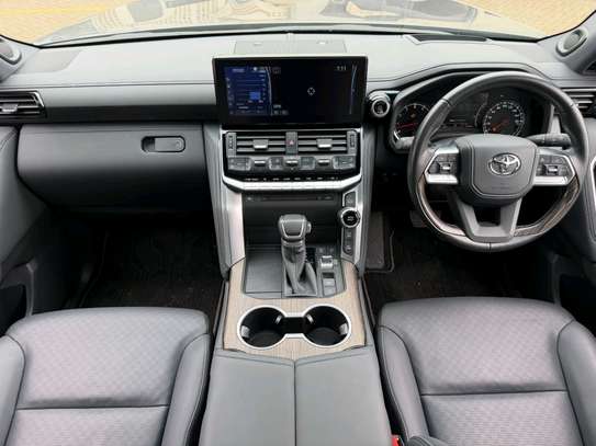 2023 Toyota LandCruiser ZX Petrol image 6