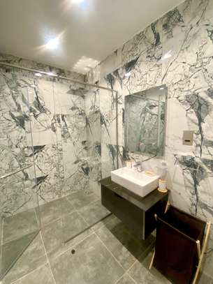 Serviced 1 Bed Apartment with En Suite in Brookside image 7