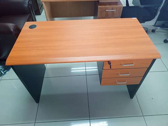 1.4 M Iported Wooden 3 Drawer Economic Desk image 3