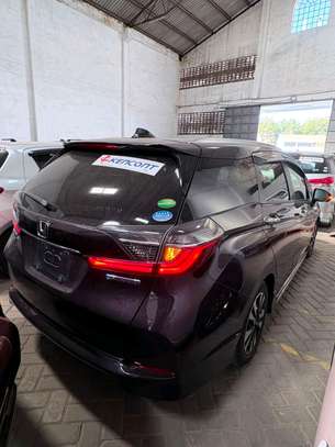 Honda shuttle Z senig image 10