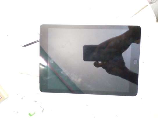 iPad Tablet image 6
