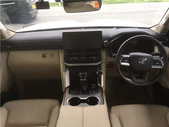 2022 TOYOTA LAND CRUISER ZX image 6