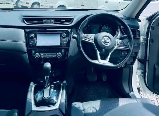 Nissan X Trail hybrid white color 2000cc petrol 2018 model. image 2