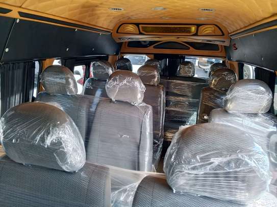 toyota hiace commuter 9l manual on offer image 8