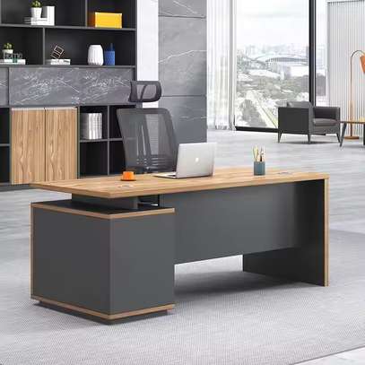 Office Desk; 1.4M  Executive Office Desk in Suneka image 5