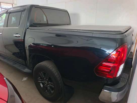 Toyota Hilux double cabin image 5