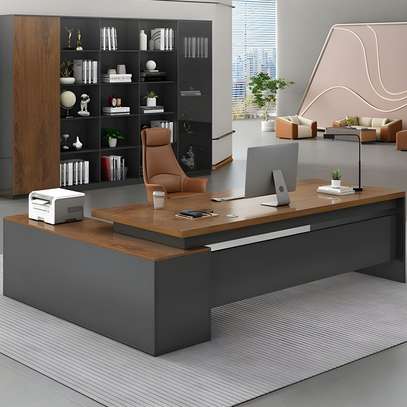 Office Desks: 1600mm Modern Hardwood Office Desk image 8