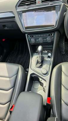 volkswagen tiguan sunroof image 2