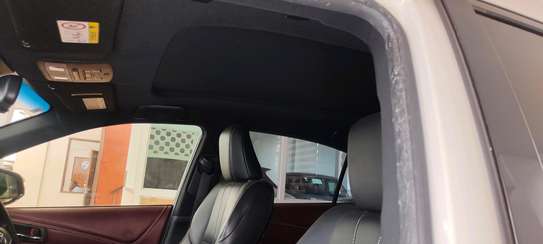 Toyota Harrier premium white 2017 2wd Sunroof image 6