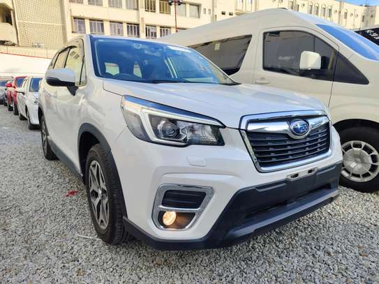 Subaru Forester sk9 2018 white image 2