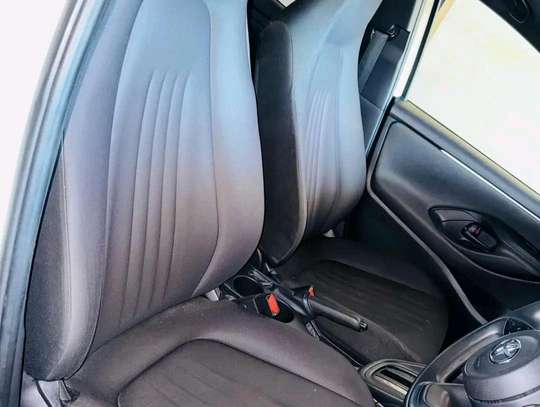 TOYOTA YARIS 2019 WHITE image 6