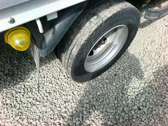 Mitsubishi canter image 5