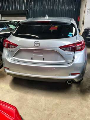 MAZDA AXELA image 7