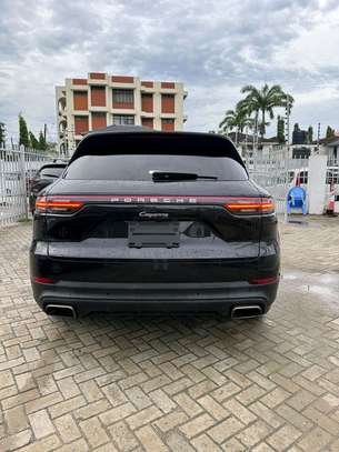 Porche cayenne image 3