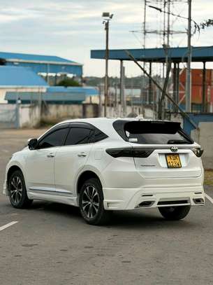 toyota harrier  sunroof used on offer image 3