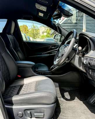 Toyota Harrier Silver 2019 5000km image 3