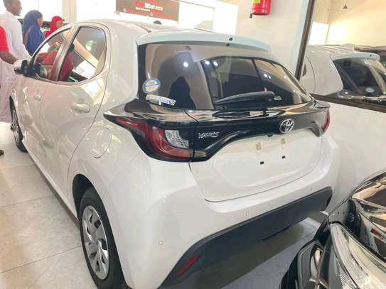TOYOTA YARIS 2020MODEL image 2