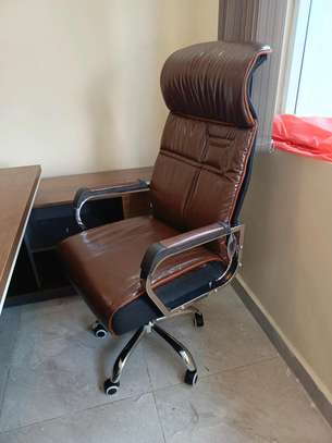 Executive office Chair image 2