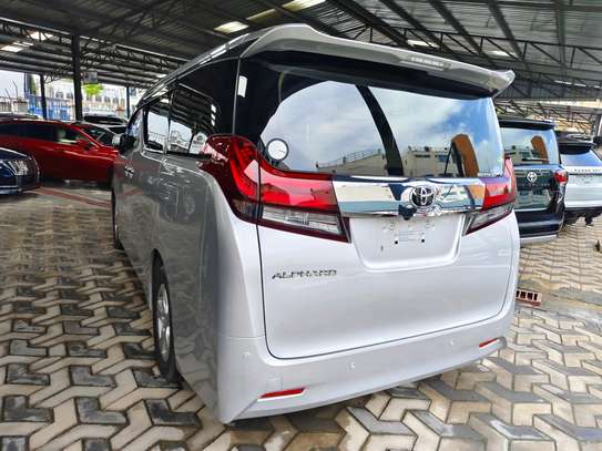 Toyota Alphard 2018 Silver image 2