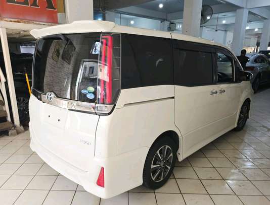 Toyota Noah,2020 model,white colour image 6