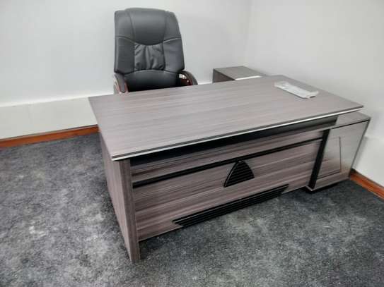 1800mm Luxury Managers Executive Desk image 2