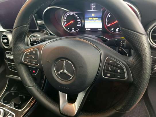 Mercedes Benz C200 image 8