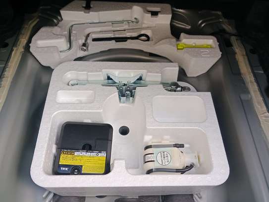 Toyota axio G grade 2019 Gold image 4