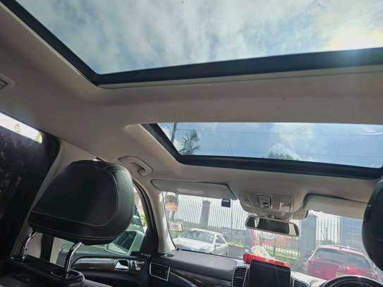 MERCEDES BENZ GLS 350d 2018 image 9
