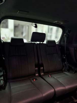 Toyota Vellfire Executive Lounge image 2