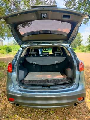 Car image 9
