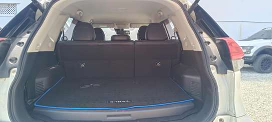 Nissan X-Trail hybrid white 2018 image 8